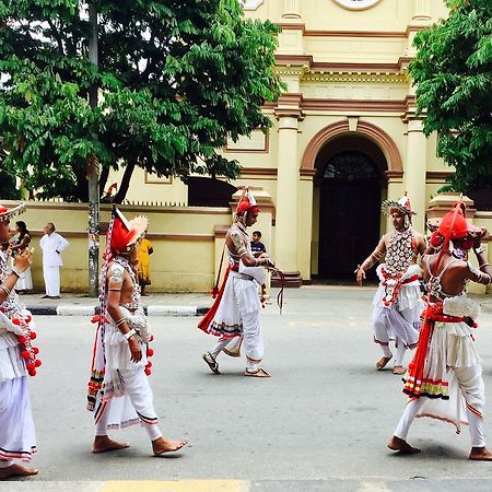 Getmore Bed & Breakfast Kandy Esterno foto
