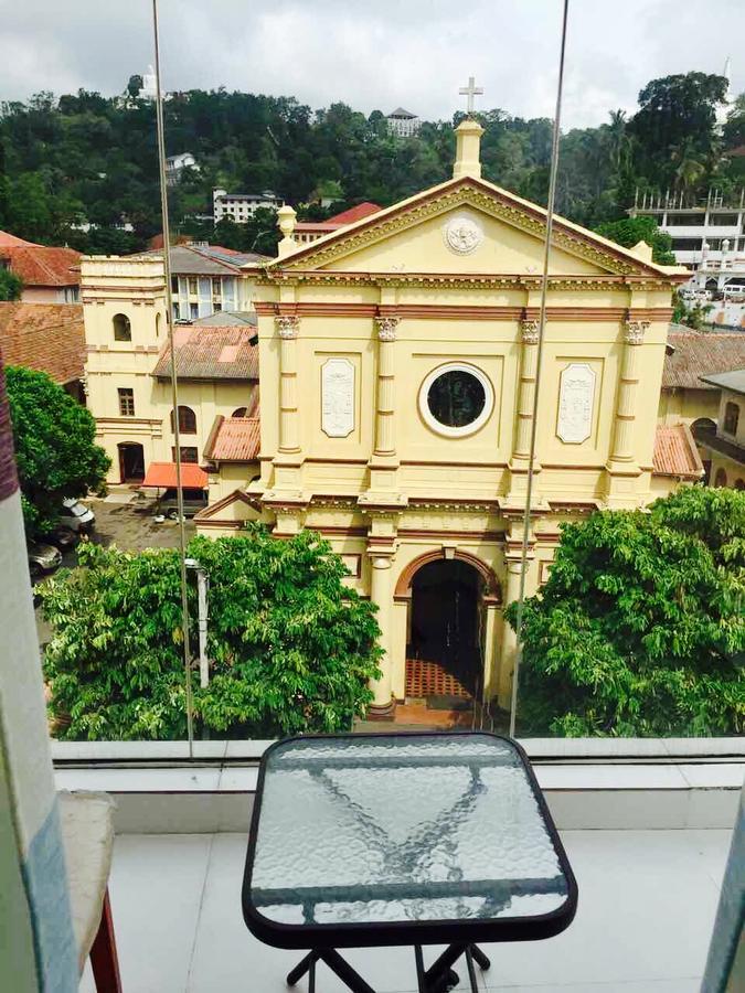 Getmore Bed & Breakfast Kandy Esterno foto